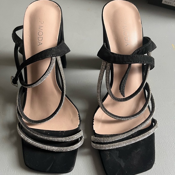 Moda Black and Silver Strappy Heels - Picture 1 of 5